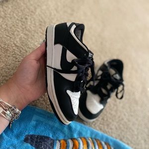 Nike Dunks Black/White Size 2y Good Condition
